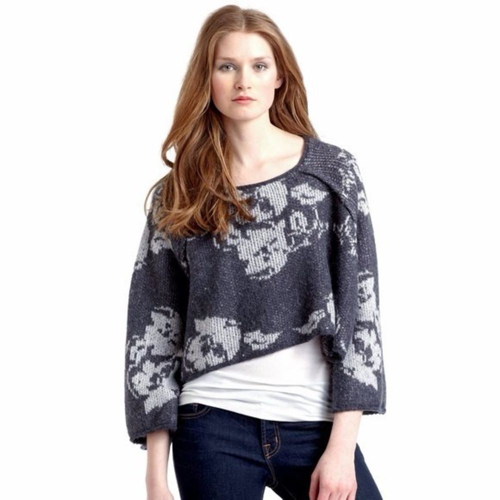 Free People Purple Rain Gray Floral Knit Wool Blend Cropped Sweater Size Medium